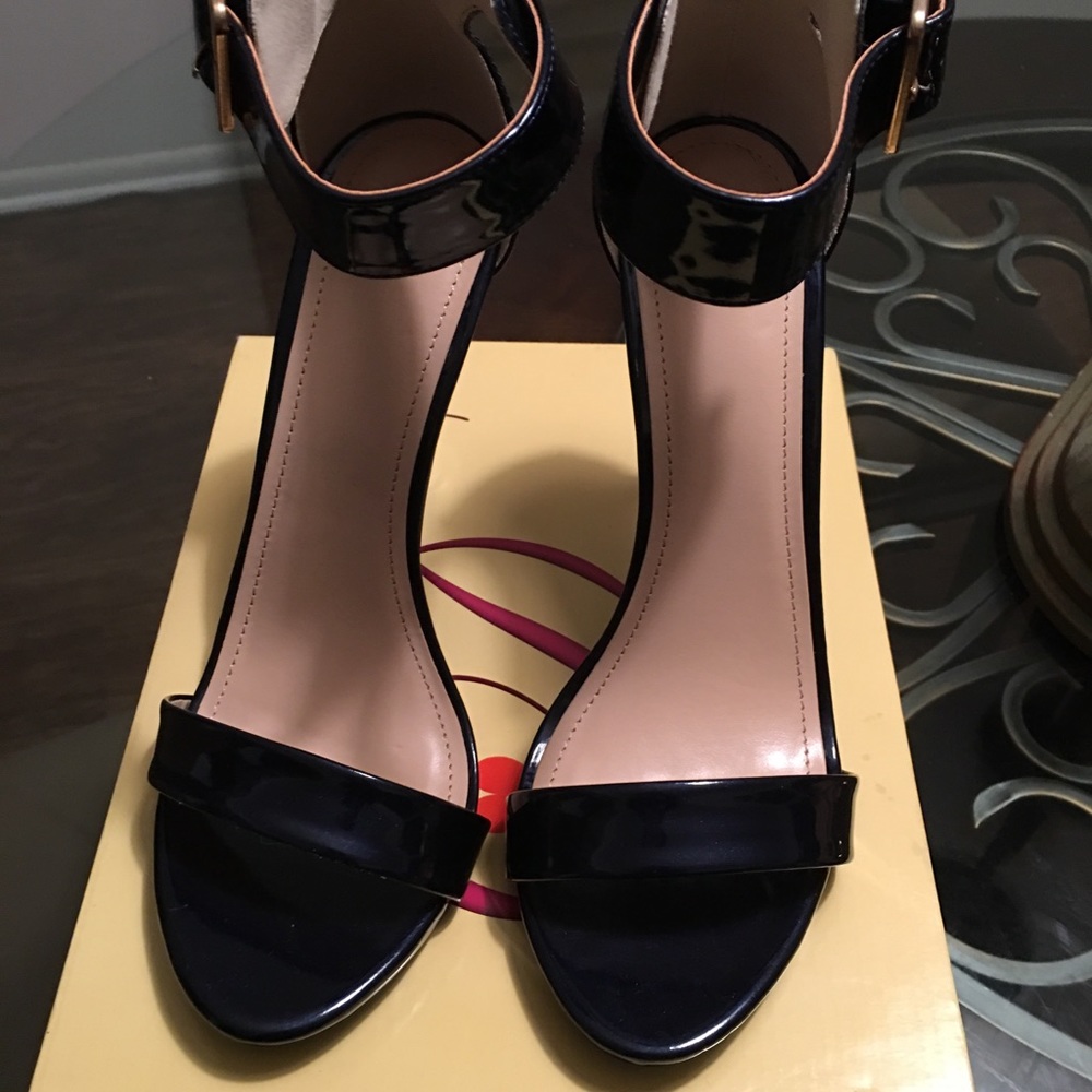 BRAND NEW ***NEVER WORN***